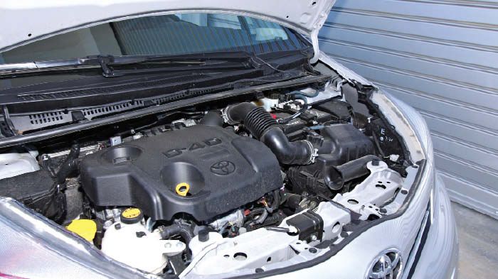 Ο 1.400άρης κινητήρας του Yaris διαθέτει ροπή και πολιτισμένη λειτουργία προσδίδοντας στο ιαπωνικό μικρό και τις καλύτερες επιδόσεις. Ο 1.400άρης κινητήρας του Yaris διαθέτει ροπή και πολιτισμένη λειτουργία προσδίδοντας στο ιαπωνικό μικρό και τις καλύτερες επιδόσεις.